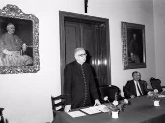 Tanácskozás - A Szent István Emlékbizottság záróülése Esztergomban
