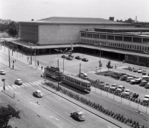 Városkép - Közlekedés - A bécsi Süd-Ost-Bahnhof főpályaudvar