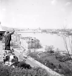 Városkép - Budapesti látkép a Gellért-hegyről
