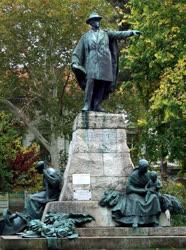 Köztéri szobor - Szeged - Vásárhelyi Pál emlékműve
