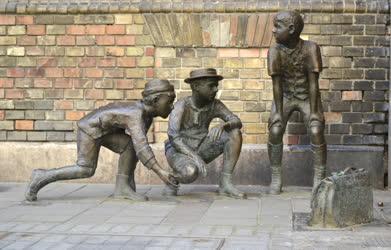 Műalkotás - Budapest - A Pál utcai fiúk szoborcsoportja