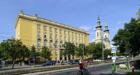 Épület - Budapest - A Budai Ciszterci Szent Imre Gimnázium 