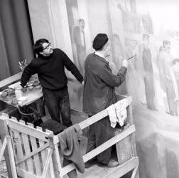 Kultúra - Bernáth Aurél festőművész munka közben 