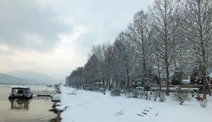 Városkép - Nagymaros - A Dunapart télen
