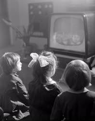 Oktatás - Megkezdődött az Iskola-tv adása