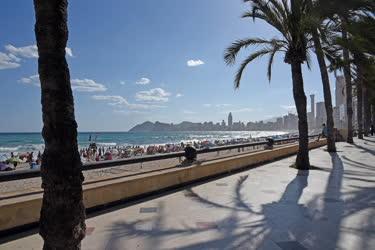 Idegenforgalom - Benidorm - A Poniente Beach