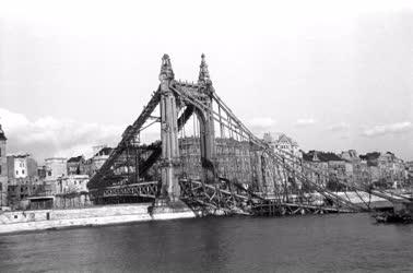 Városkép - A romos Erzsébet híd