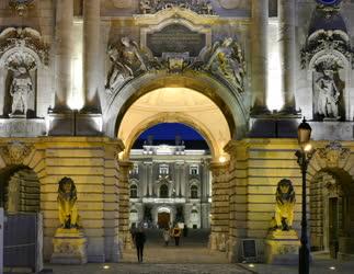 Városkép - Budapest - Budavári Palota Oroszlános kapuja