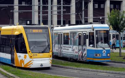 Közlekedés - Debrecen - A város villamosvonalai és járművei