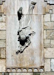 Köztéri szobor - Budapest - Mansfeld-emlékmű a Vár oldalában