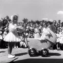 Szórakozás - Játékbaba-és gyermekkocsi szépségverseny
