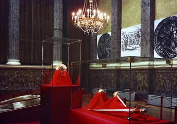 Műkincs - A koronázási ékszerek a Nemzeti Múzeumban