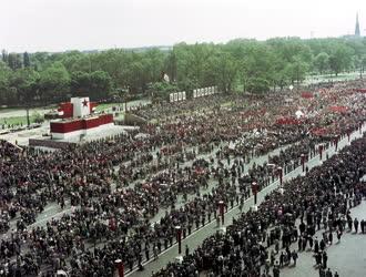 Belpolitika - Május elsejei felvonulás