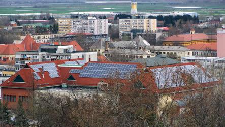 Megújuló energia - Szekszárd - Napelemek a kórház épületrészein