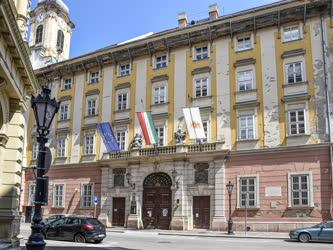 Közigazgatás - Budapest Főváros Önkormányzata Főpolgármesteri Hivatal