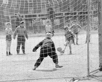 Sport - Oktatás - Szabadidő - Grundfoci 