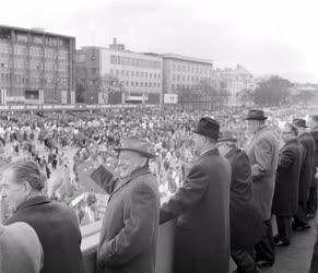 Belpolitika - Kádár János a május 1-jei felvonuláson