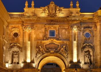 Városkép - Budapest - Budavári palota esti kivilágításban