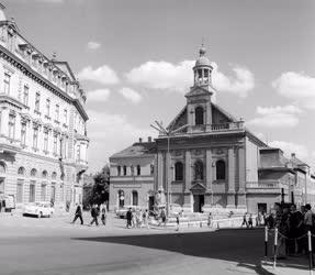 Városkép - A pécsi irgalmasok temploma