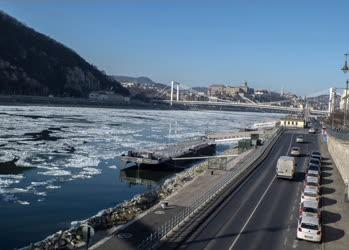 Időjárás - Budapest - Jégzajlás a Dunán