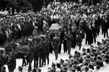 Belpolitika - Halálozás - Kádár János temetése