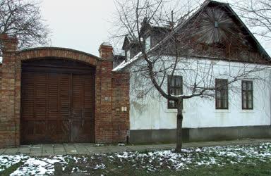 Építészet - Szeged - Napsugaras ház alsóvárosban