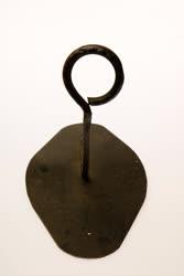 Kovácsoltvas fáklyatartó