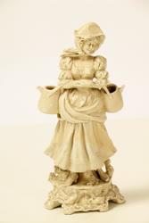 Drapp porcelán korsós nő